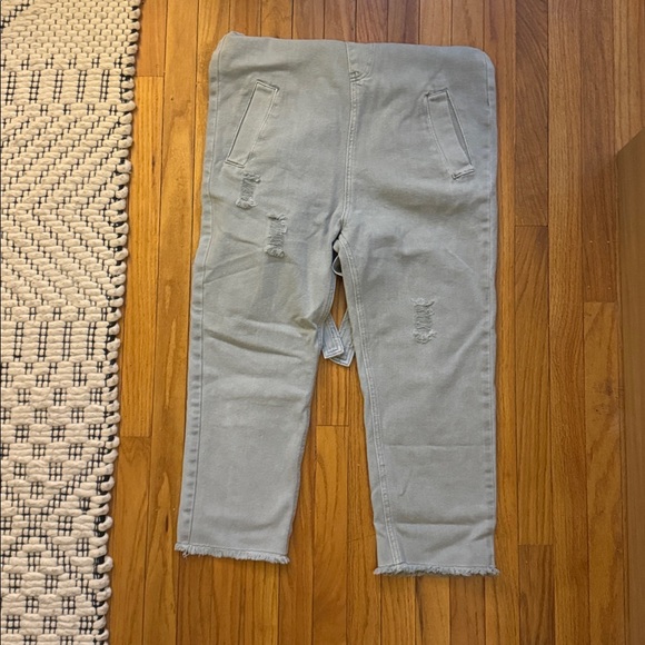 Style Rack Cropped Denim Overalls - Picture 4 of 5